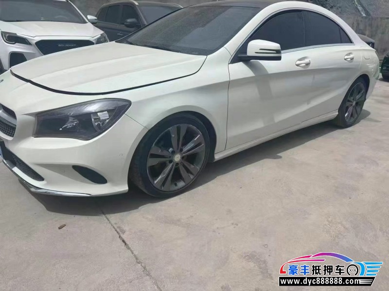 17年奔驰CLA轿车抵押车出售