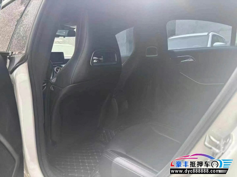 17年奔驰CLA轿车抵押车出售