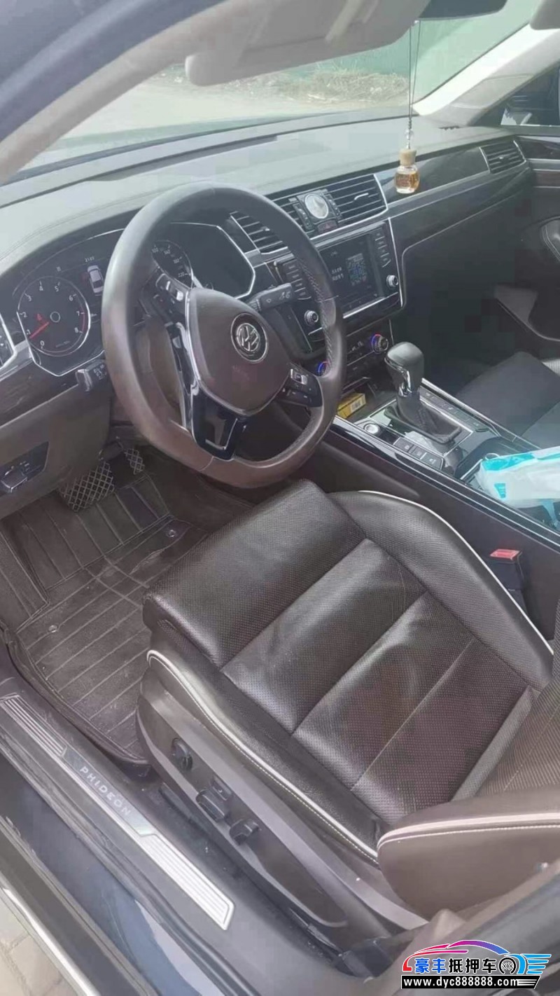 17年大众辉昂轿车抵押车出售