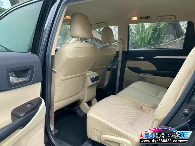 20年丰田汉兰达轿车抵押车出售