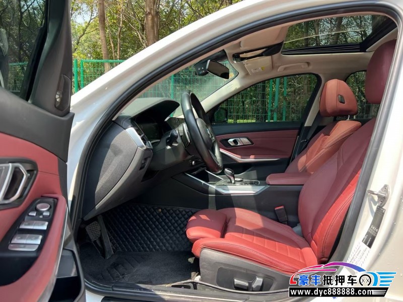 21年宝马3系轿车抵押车出售