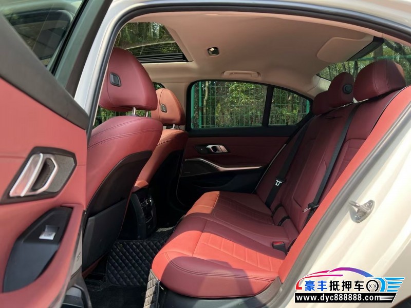 21年宝马3系轿车抵押车出售