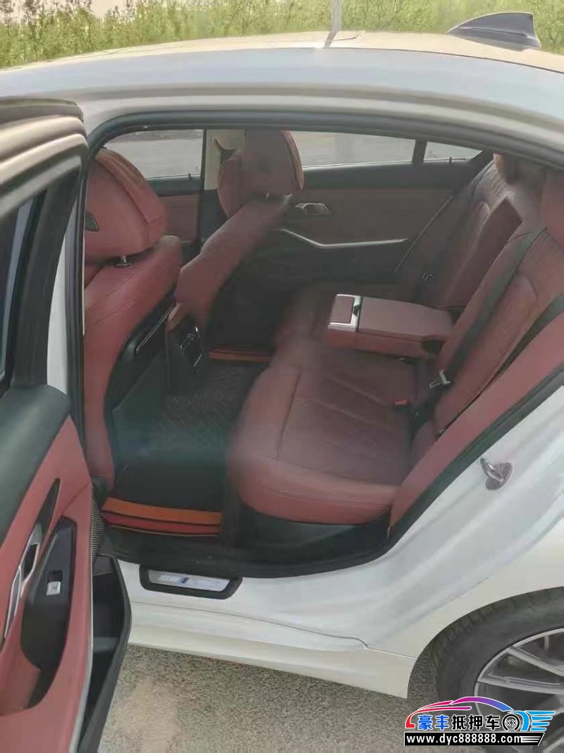 22年宝马3系轿车抵押车出售