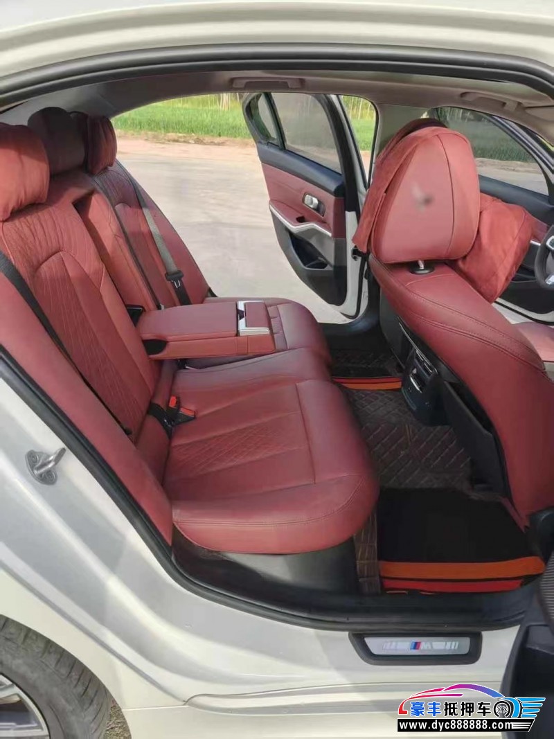 22年宝马3系轿车抵押车出售