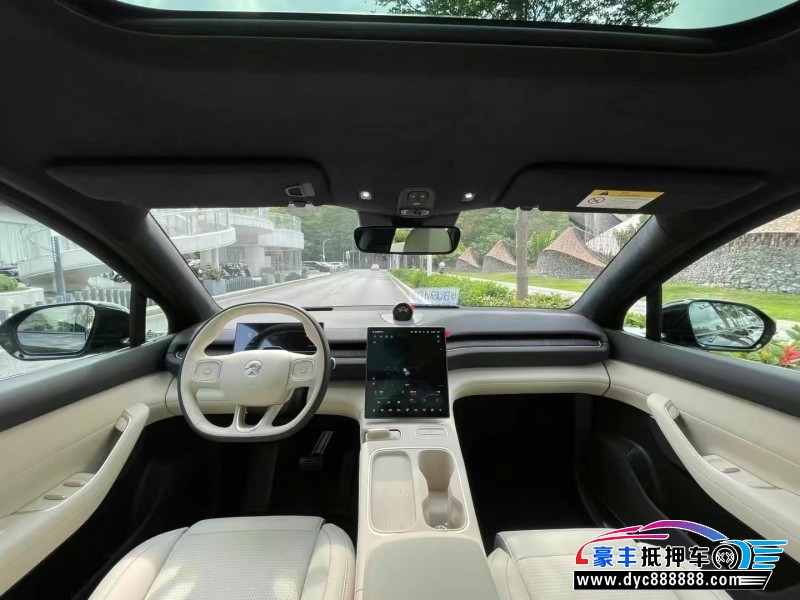 25年蔚来ES6轿车抵押车出售