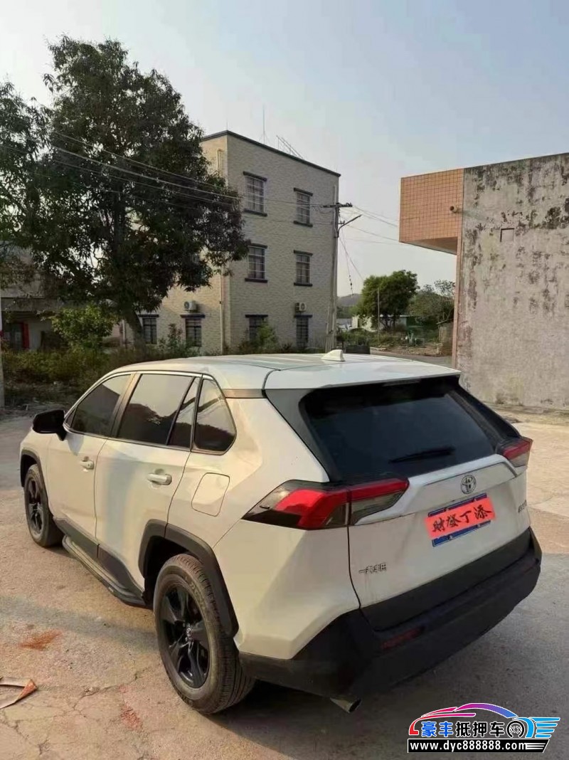 20年丰田RAV4轿车抵押车出售