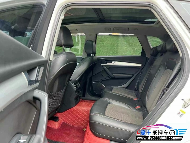 19年奥迪Q5轿车抵押车出售