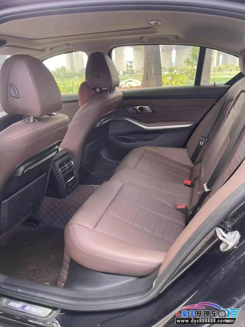 20年宝马3系轿车抵押车出售