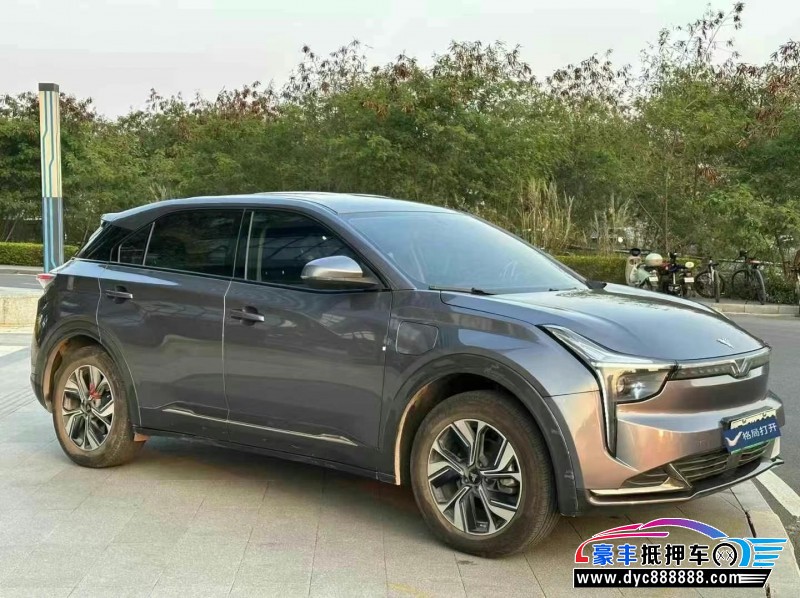 23年哪吒U轿车抵押车出售