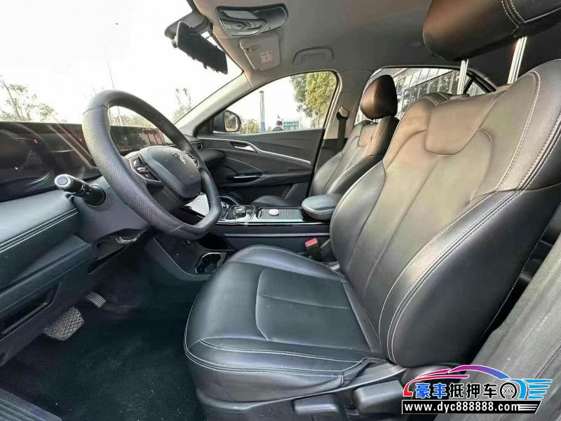 23年哪吒U轿车抵押车出售