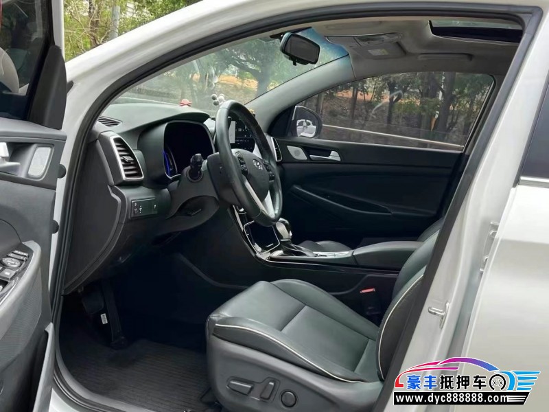 21年现代途胜轿车抵押车出售