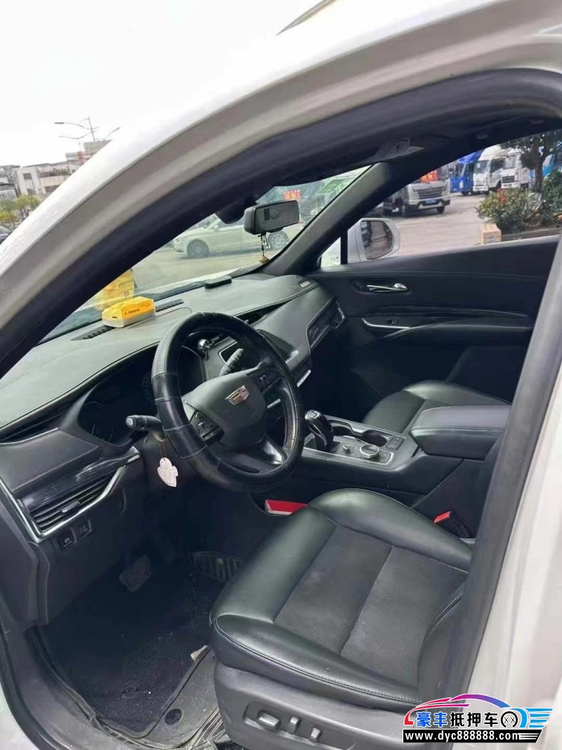 19年凯迪拉克XT4轿车抵押车出售