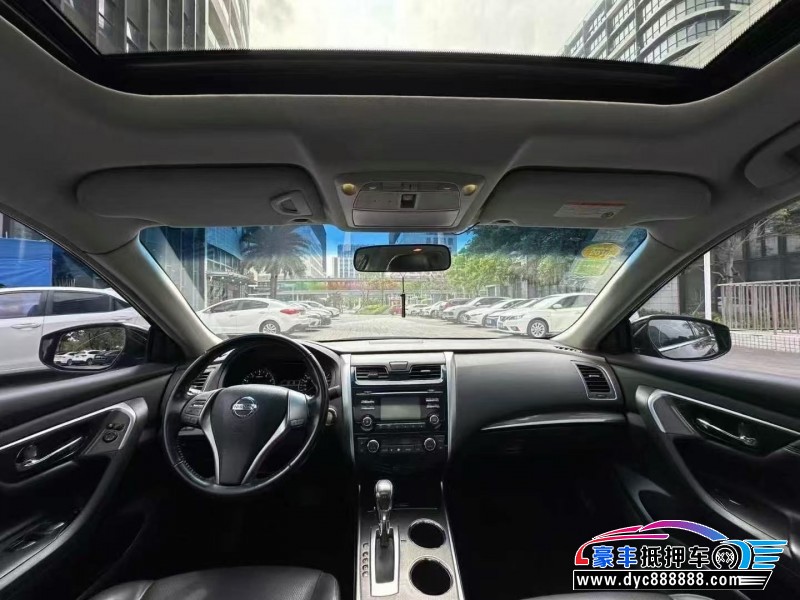 14年日产天籁轿车抵押车出售