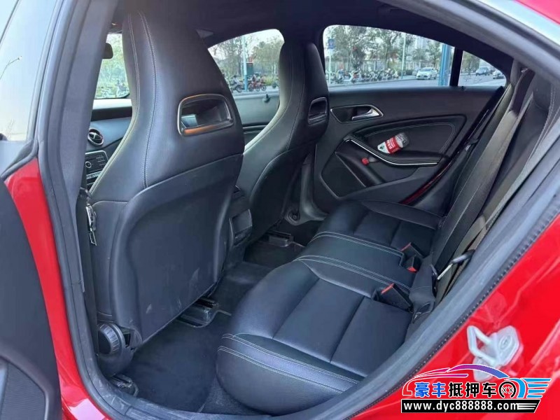 17年奔驰CLA轿车抵押车出售