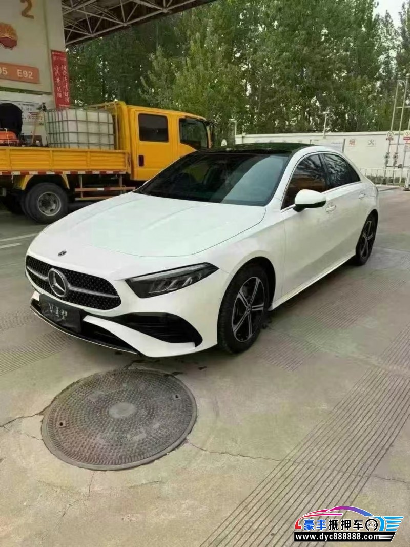 24年奔驰A轿车抵押车出售