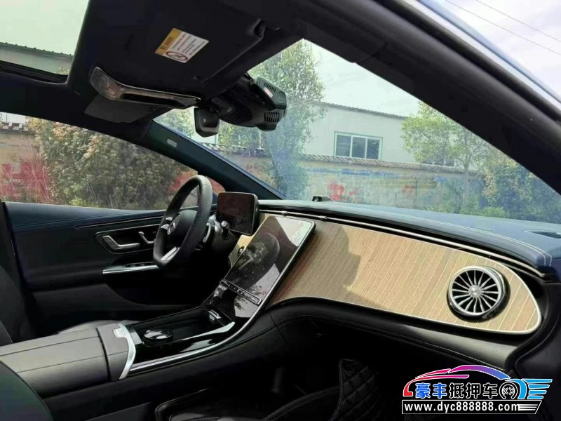 22年奔驰E轿车抵押车出售