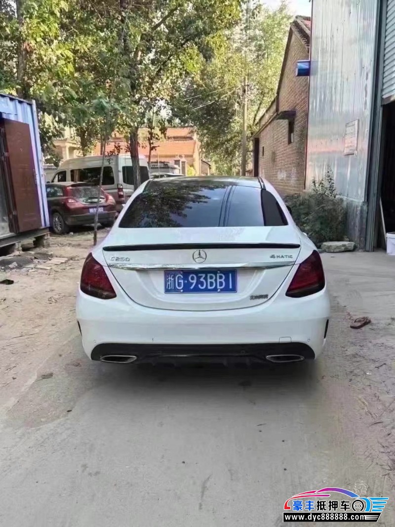 19年奔驰C轿车抵押车出售