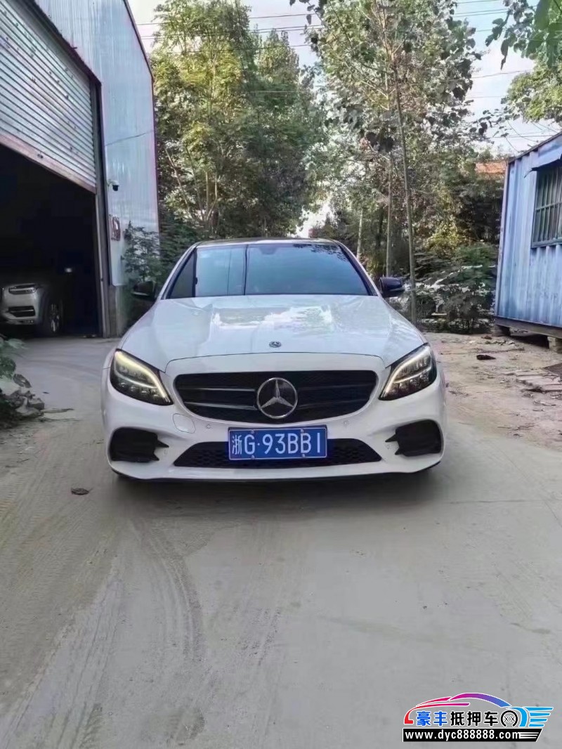19年奔驰C轿车抵押车出售