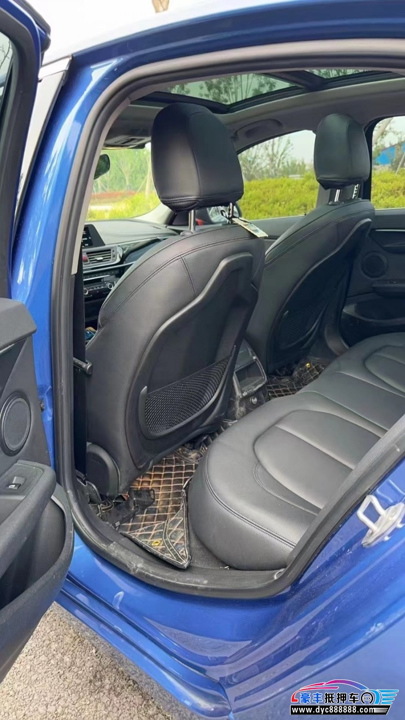 17年宝马1系轿车抵押车出售