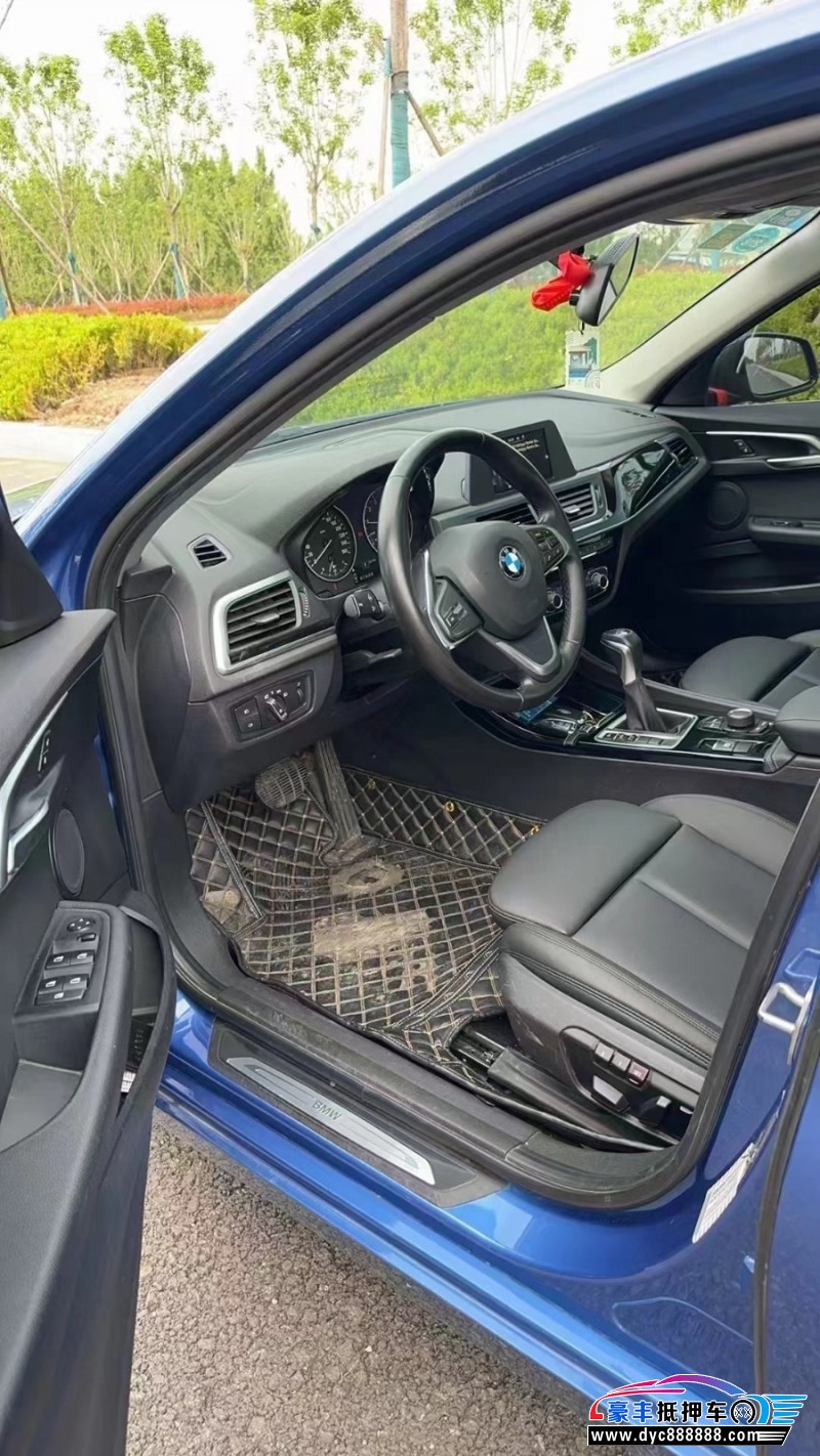 17年宝马1系轿车抵押车出售