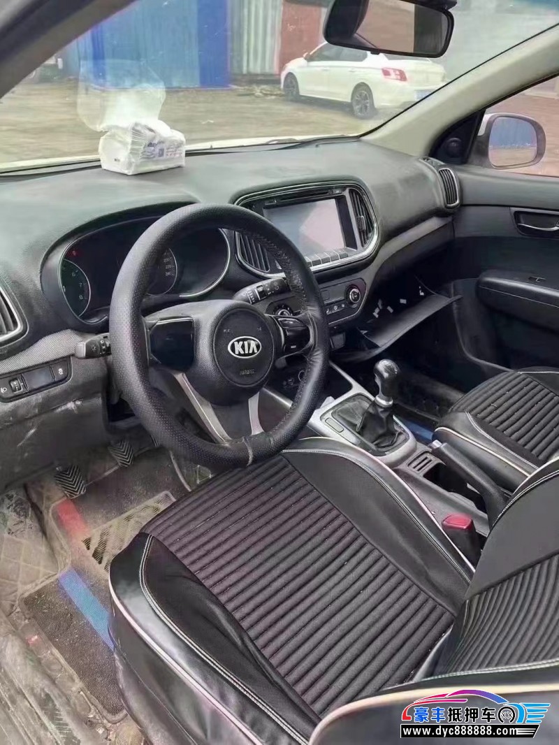 15年起亚KX3轿车抵押车出售