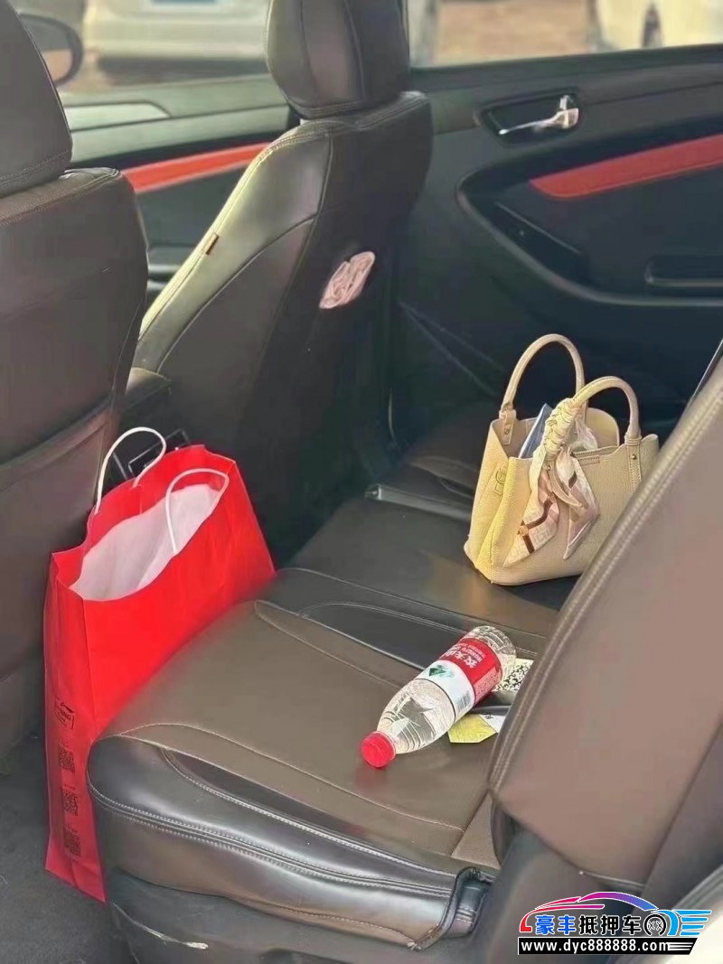 21年东风风光580轿车抵押车出售