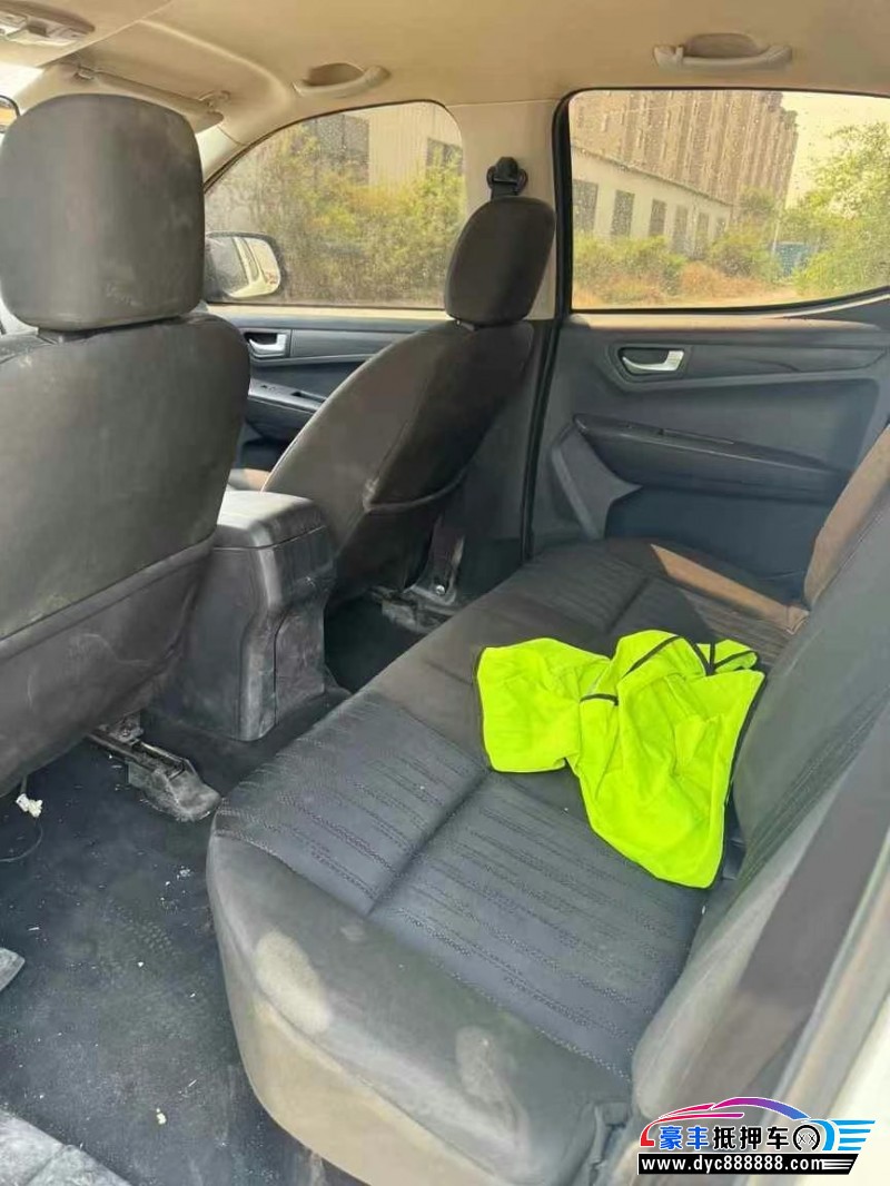 19年五十铃瑞迈轿车抵押车出售