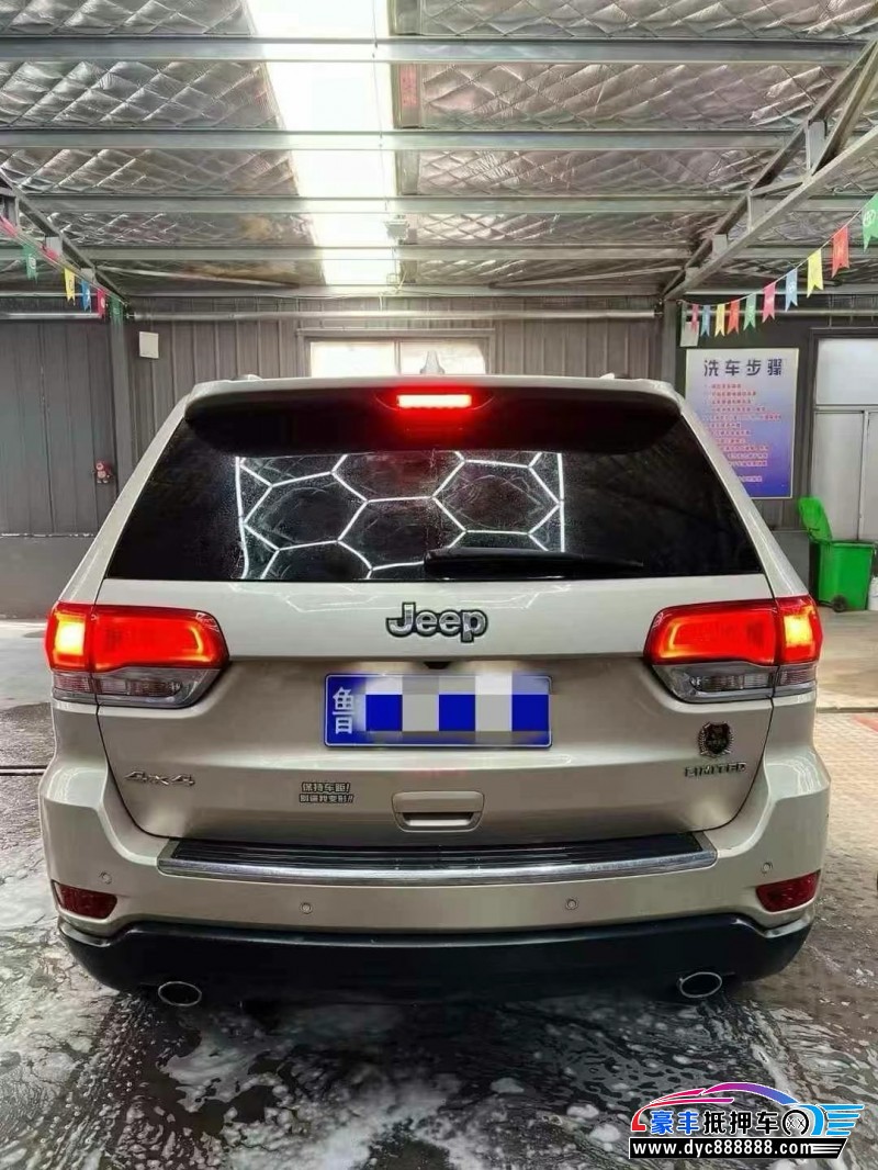 16年Jeep大切诺基轿车抵押车出售