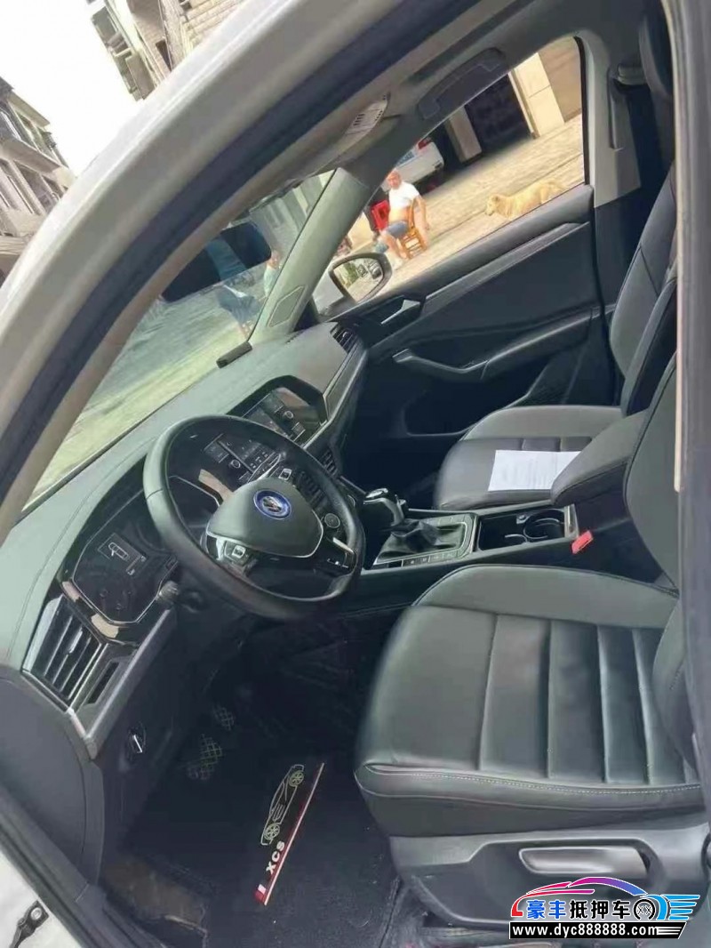 19年大众速腾轿车抵押车出售