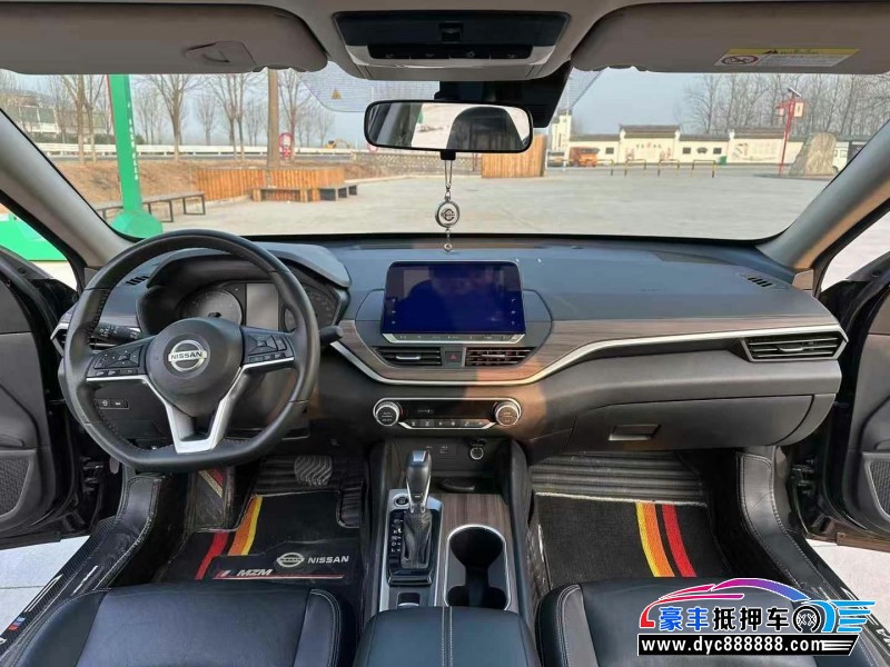 22年日产天籁轿车抵押车出售