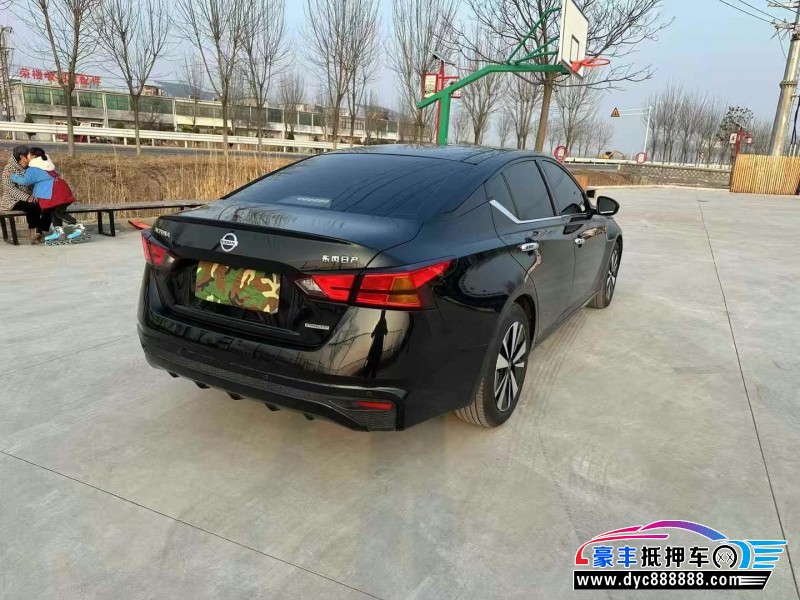 22年日产天籁轿车抵押车出售