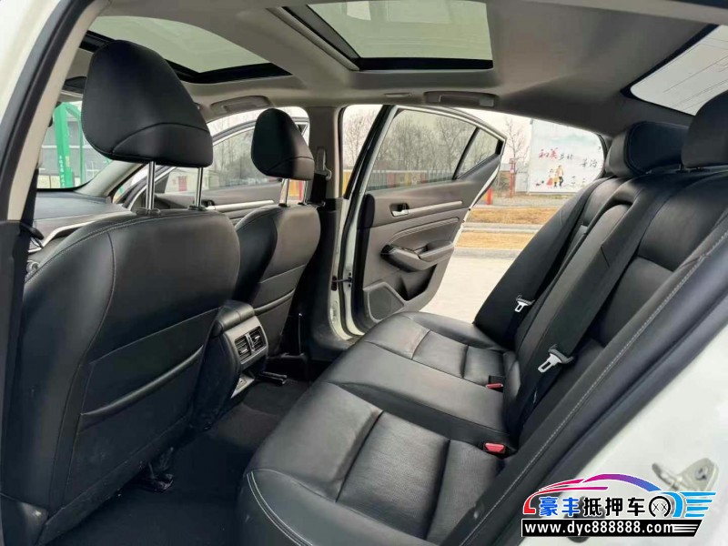 22年日产天籁轿车抵押车出售