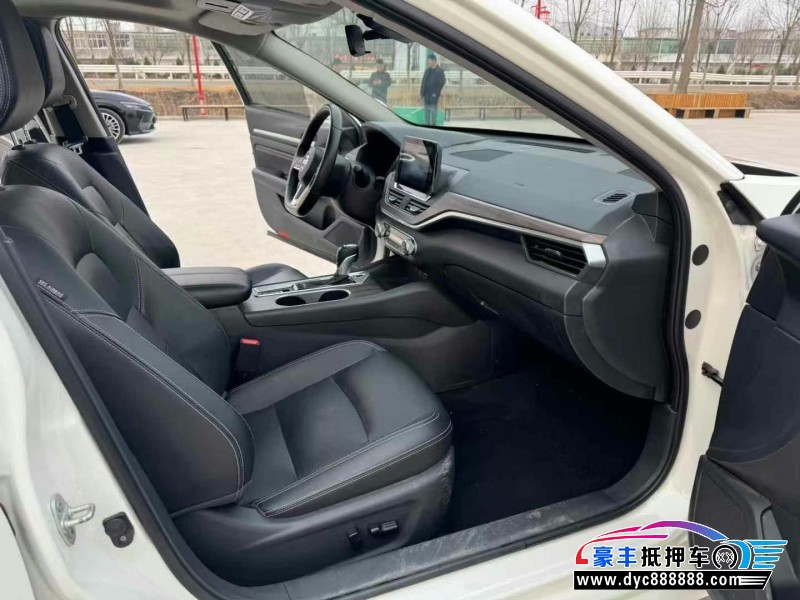 22年日产天籁轿车抵押车出售