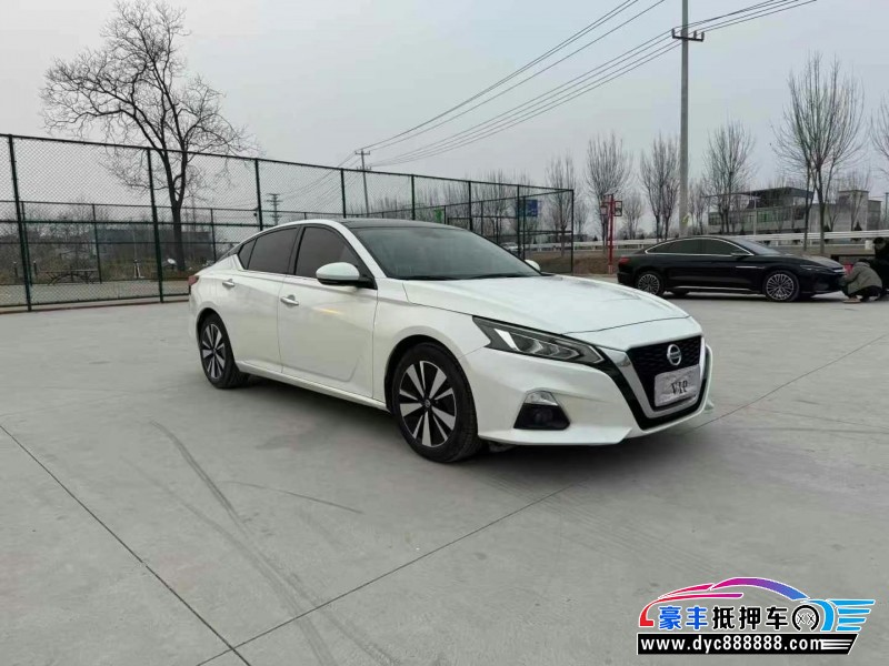 22年日产天籁轿车抵押车出售