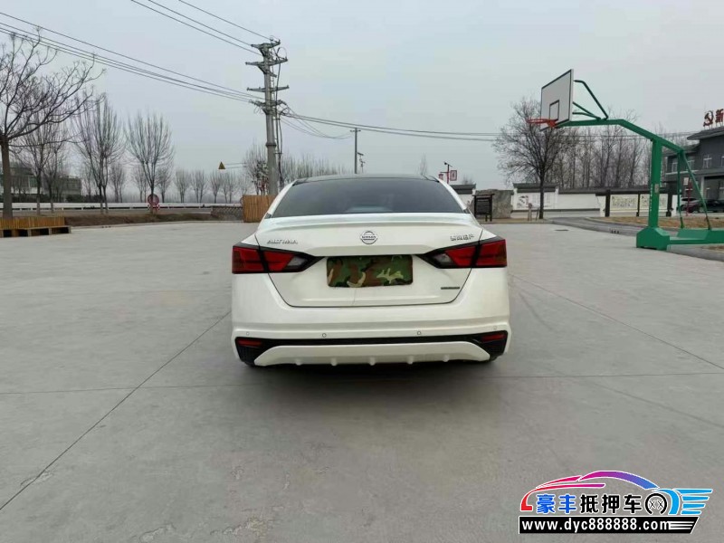 22年日产天籁轿车抵押车出售