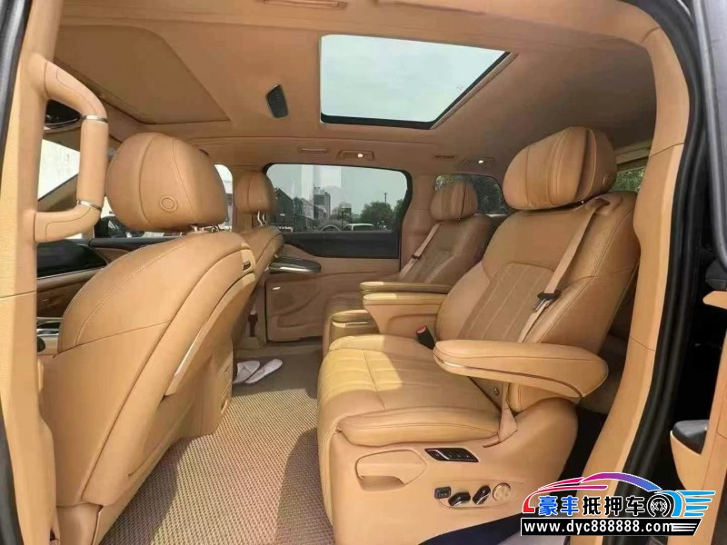 22年岚图梦想家轿车抵押车出售