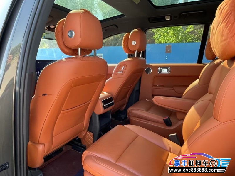 23年理想L8轿车抵押车出售