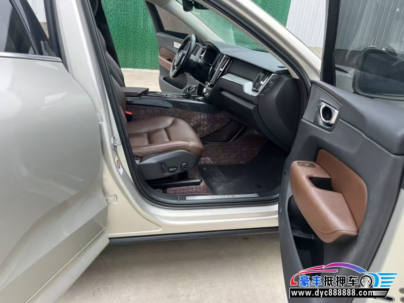 19年沃尔沃XC60SUV抵押车出售