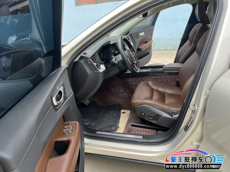 19年沃尔沃XC60SUV抵押车出售
