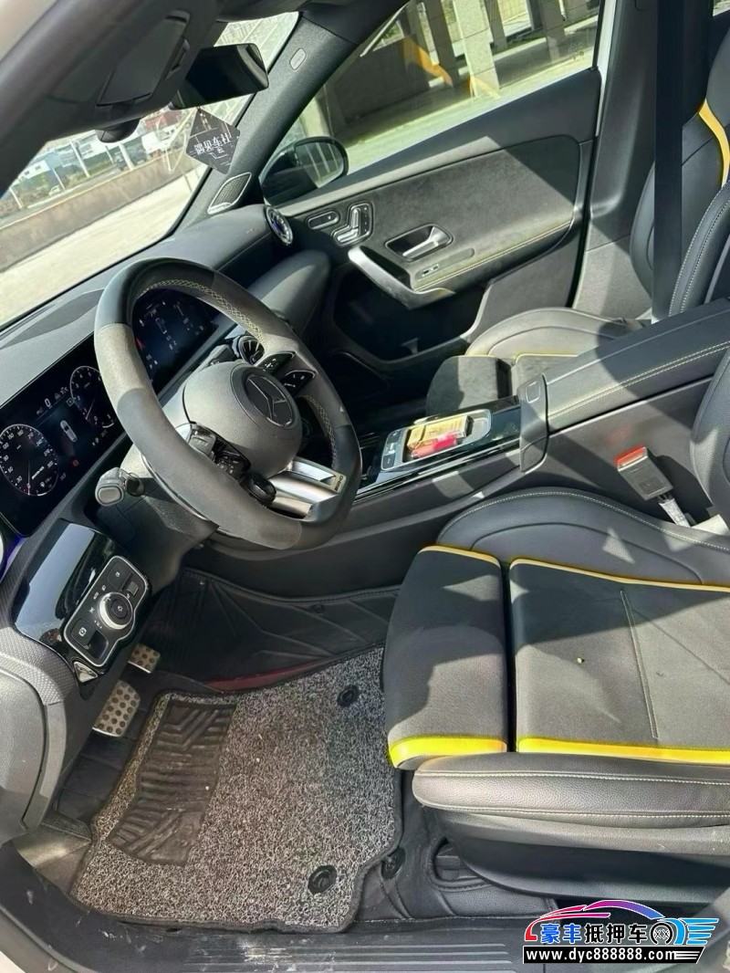 24年奔驰A级AMG轿车抵押车出售