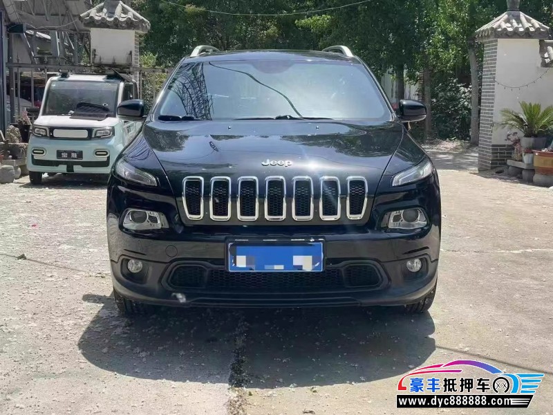 17年Jeep自由光轿车抵押车出售