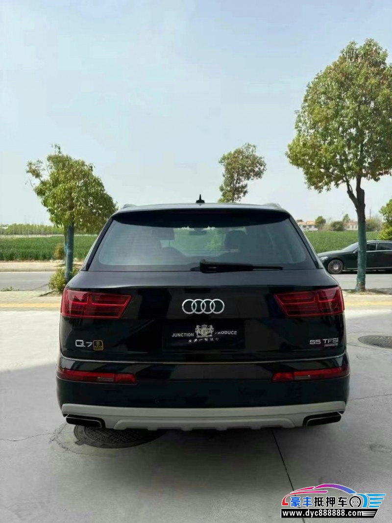 17年奥迪Q7轿车抵押车出售