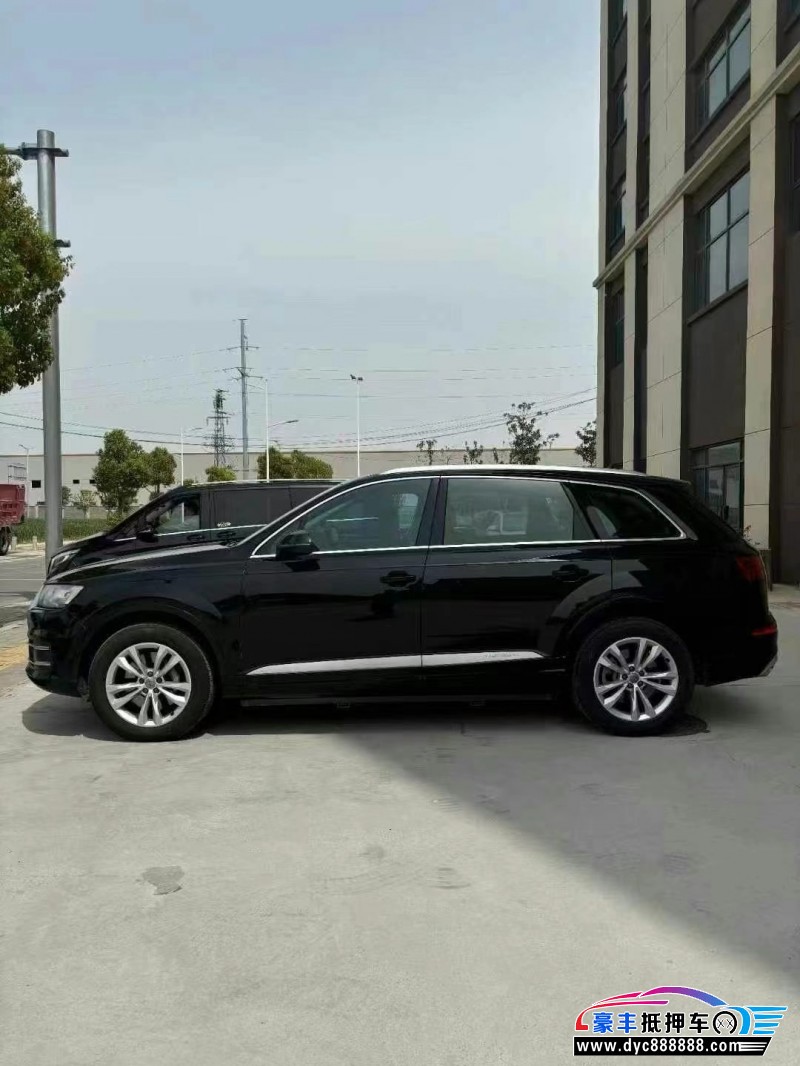 17年奥迪Q7轿车抵押车出售