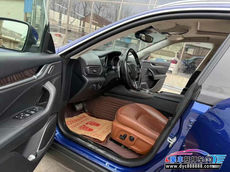 18年玛莎拉蒂莱万特轿车抵押车出售