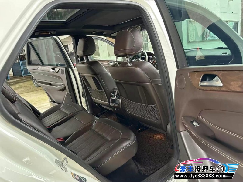 17年奔驰GLE轿车抵押车出售