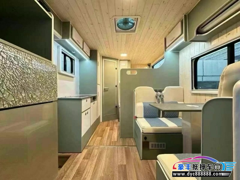 19年依维柯欧盛轿车抵押车出售