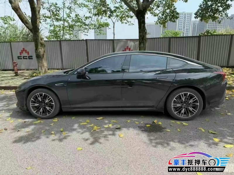 23年哪吒S轿车抵押车出售