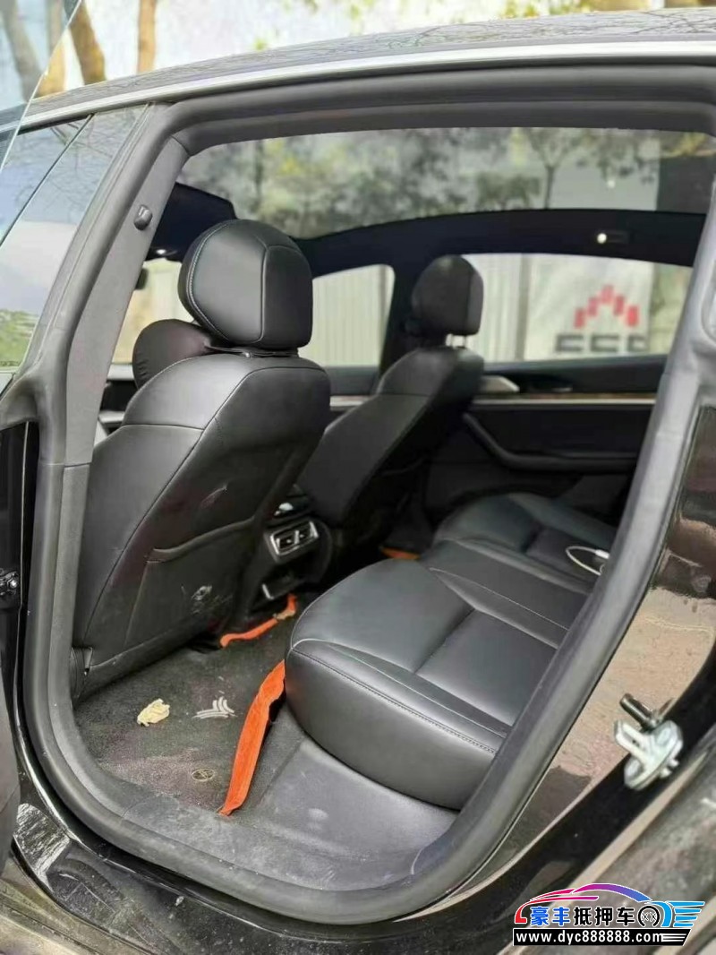 23年哪吒S轿车抵押车出售