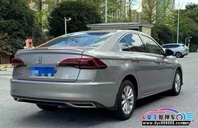 18年大众宝来轿车抵押车出售