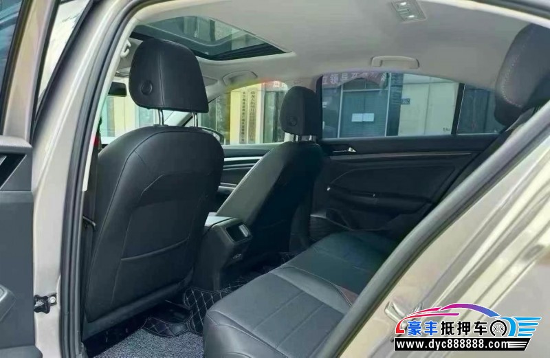 18年大众宝来轿车抵押车出售